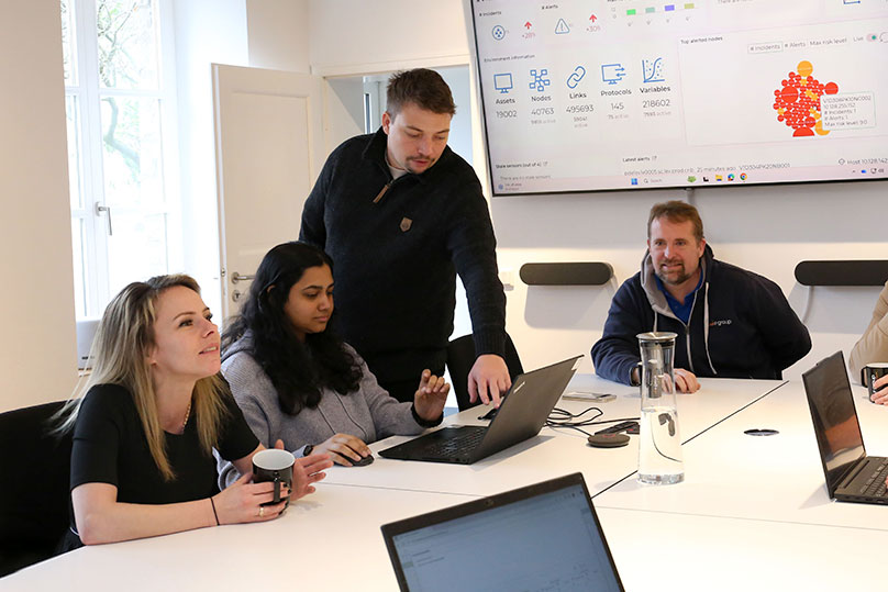 i2secops team at work